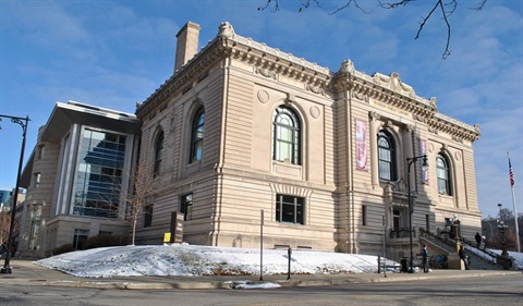 Grand_Rapids_Public_Library_(1)_940_550_90_s_c1.JPG